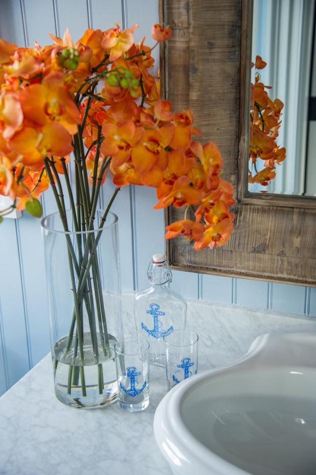 hgtv_dream_home_2015_guest-bathroom_orange-flowers-counter-closeup_v.jpg.rend.hgtvcom.1280.1920