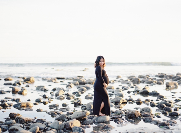 thegreatromance-beach-maternity-black dress